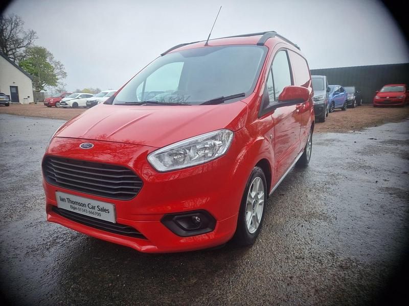 Gebraucht Ford Transit Limited 100 PS (73 kW) 2023 Rot Van