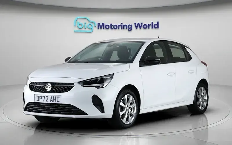 Used Vauxhall Corsa Design Edition 75 HP (55 kW) 2023 White Hatchback