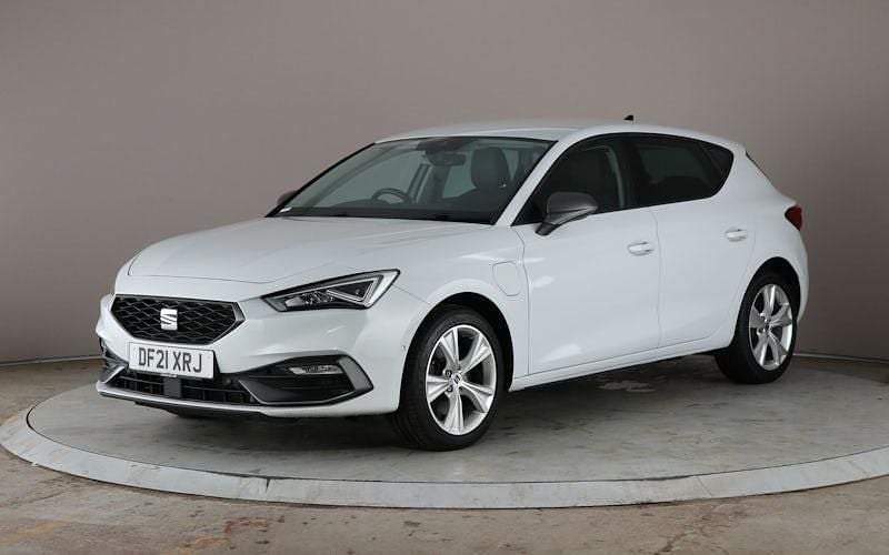Used 2024 Seat Leon FR Hatchback | £14,285 (Good price) - Image 1/2