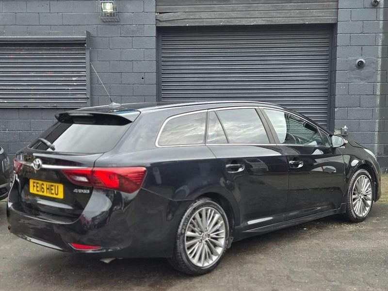 Used Toyota Avensis 143 HP (105 kW) 2016 Black Estate