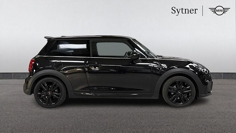 Used Mini Cooper Hatch 134 HP (98 kW) 2022 Black Hatchback
