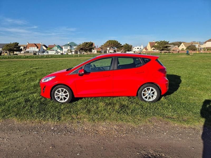 Used Ford Fiesta Zetec 2018 Race red Hatchback