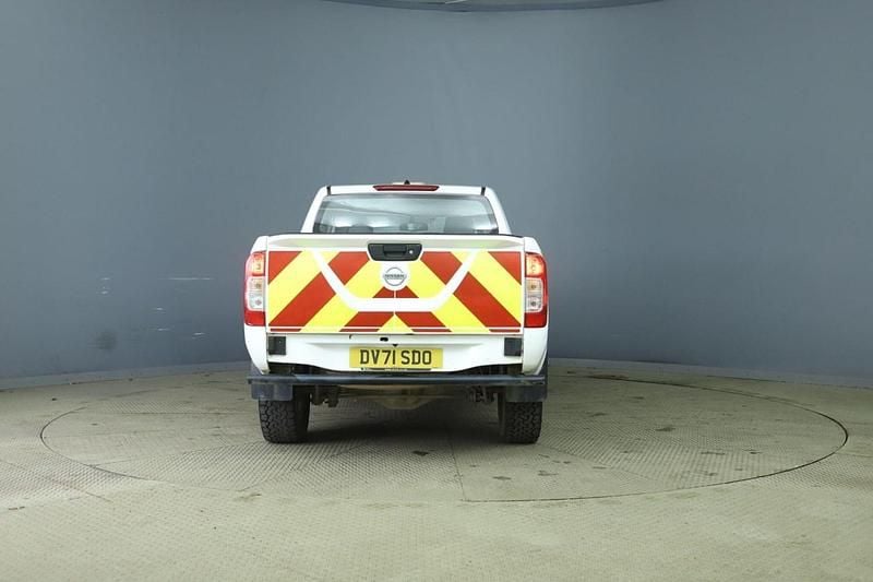 Used Nissan Navara Acenta 2021 White Pickup