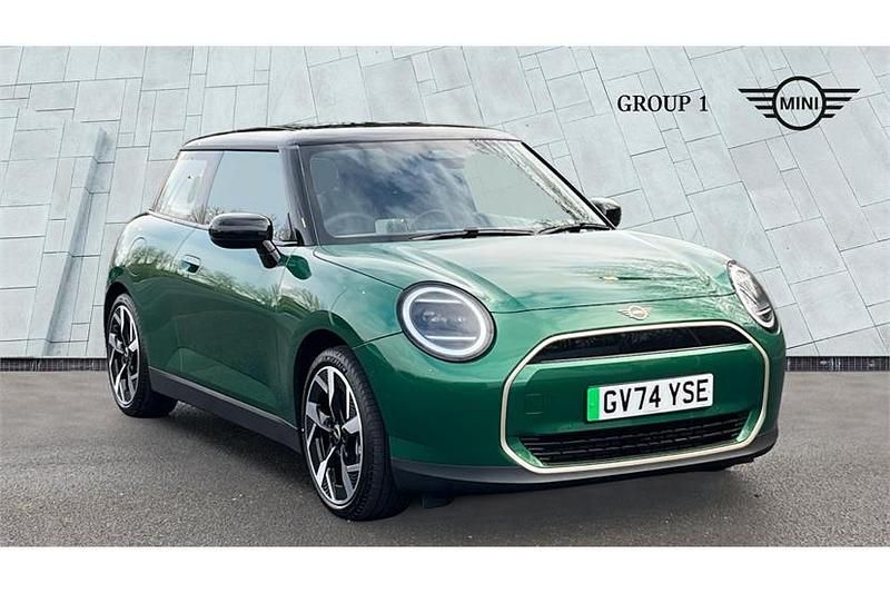 British racing green iv Used 2025 Mini Cooper Exclusive Hatchback | £25,875 (Expensive) - Image 1/4