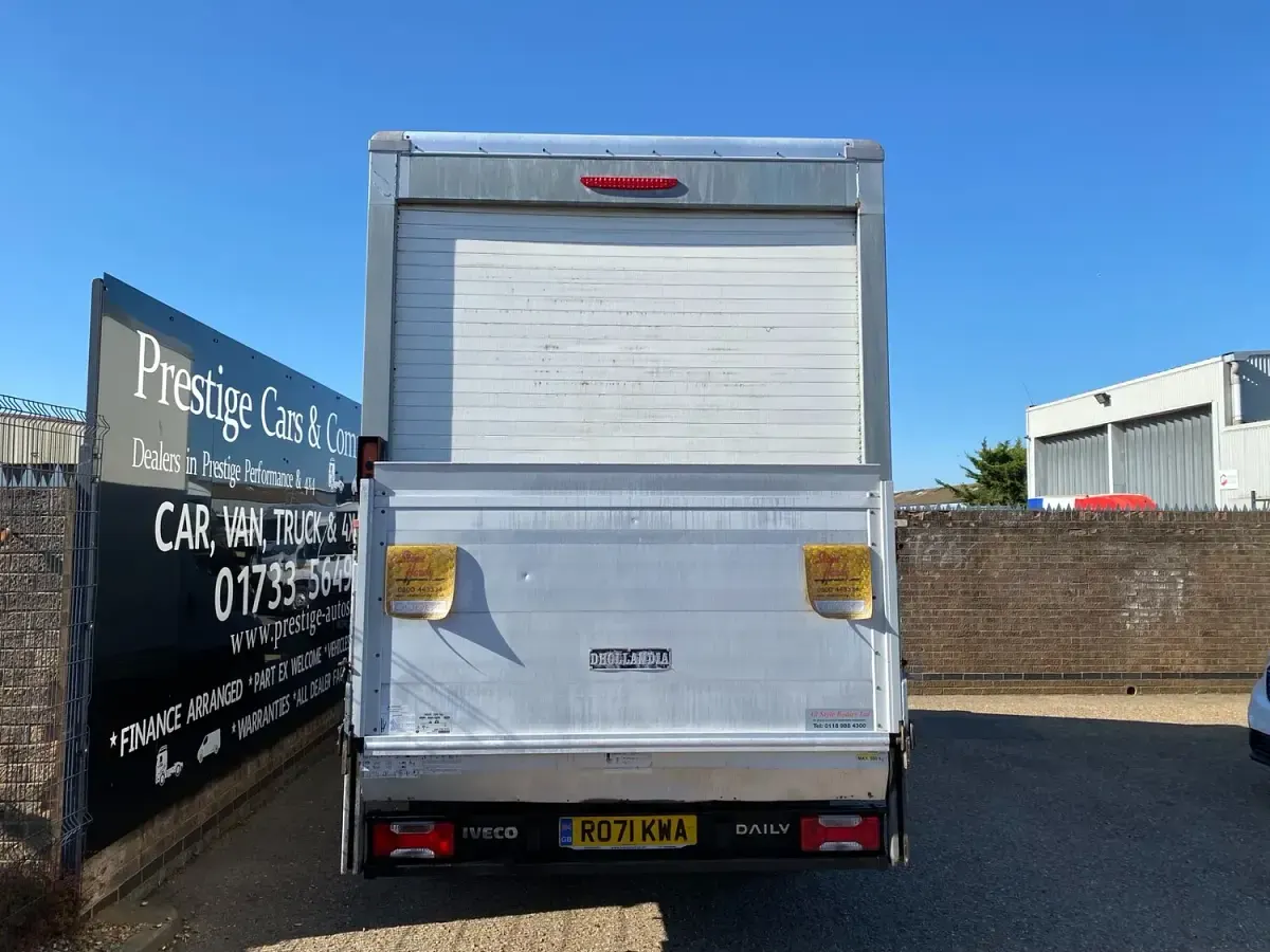 Used Iveco Daily 136 HP (100 kW) 2021 White Van