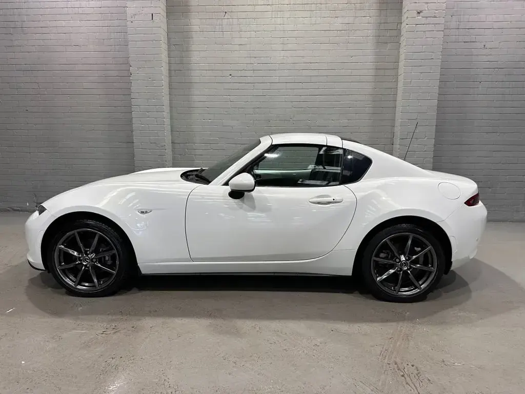 Used Mazda MX5 Inclusive 160 HP (117 kW) 2018 White Cabriolet