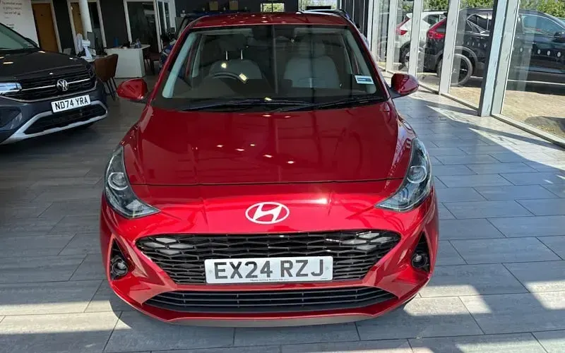 Used Hyundai i10 Premium 84 HP (61 kW) 2023 Hatchback