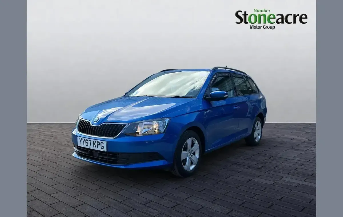 Used Skoda Fabia SE 94 HP (69 kW) 2017 Blue Estate