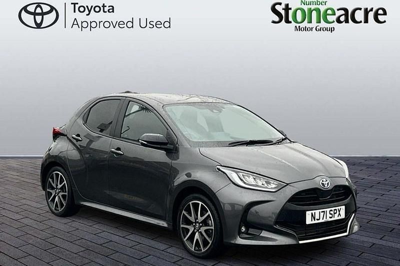 Used Toyota Yaris Hybrid 2021