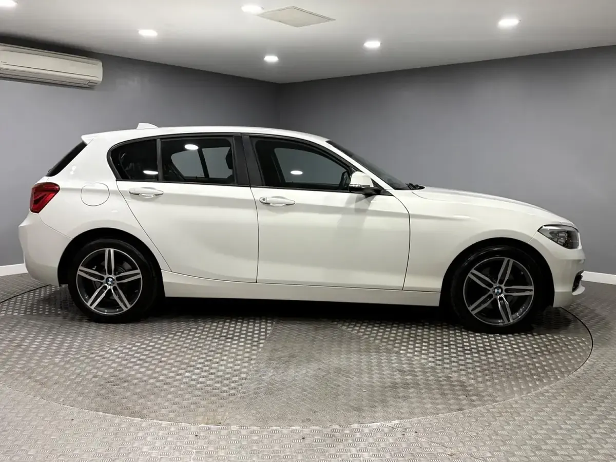 Used BMW 120 Sport Line 181 HP (133 kW) 2018 White Hatchback