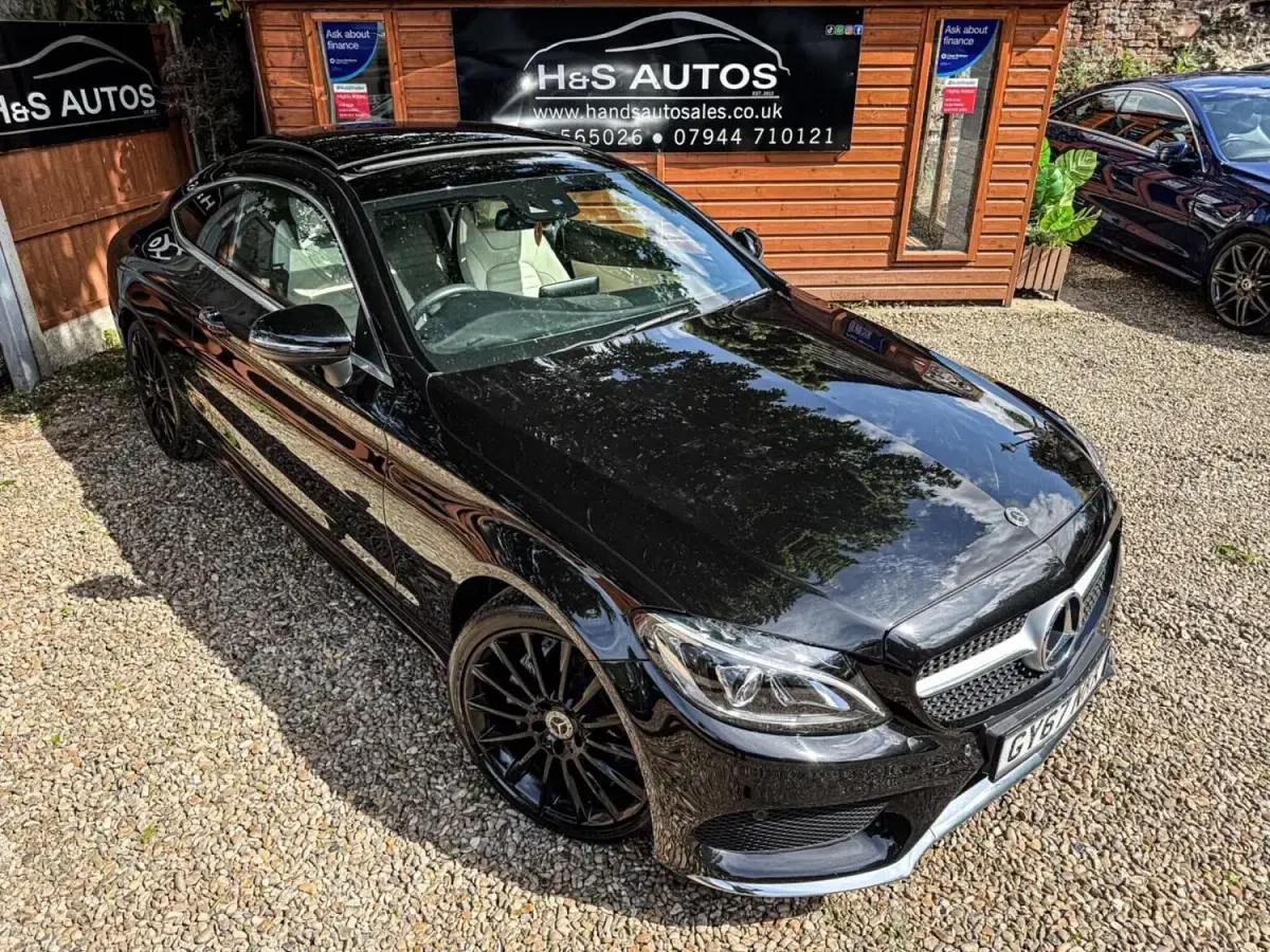Usado Mercedes C200 AMG line 184 HP (135 kW) 2017 Preto Coupé