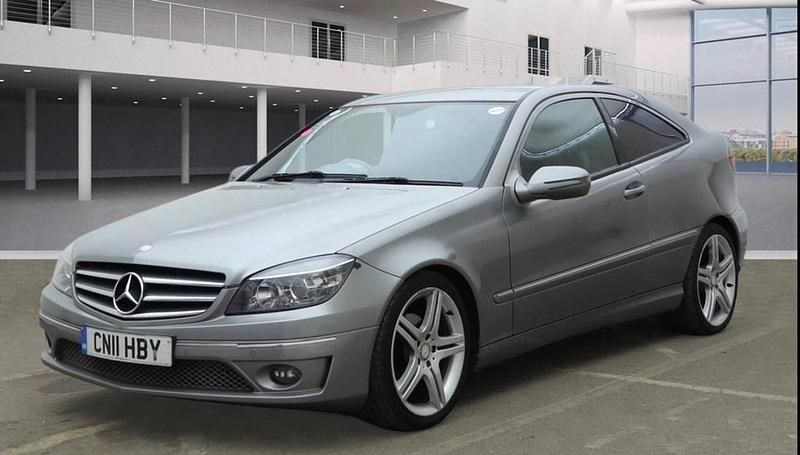 Begagnad Mercedes CLC180 2011 Silver Halvkombi