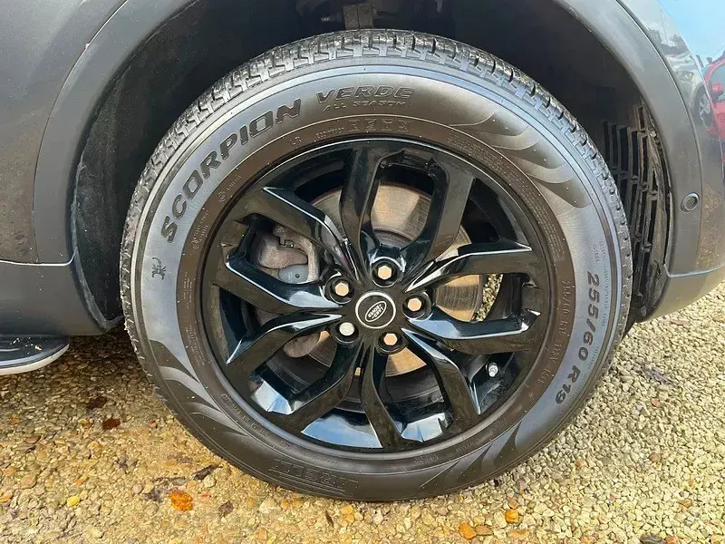 Begagnad Land Rover Discovery 5 SE 240 HK (176 kW) 2020 Grå SUV