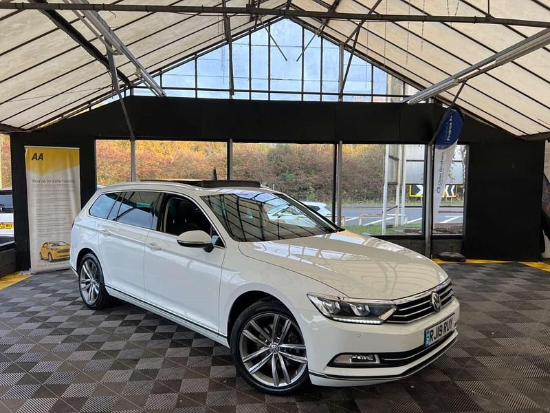 White Used 2019 VW Passat GT Estate | £15,495 (Fair price) - Image 1/3