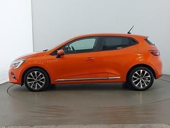 Used Renault Clio V Iconic 100 HP (73 kW) 2020 Orange Hatchback