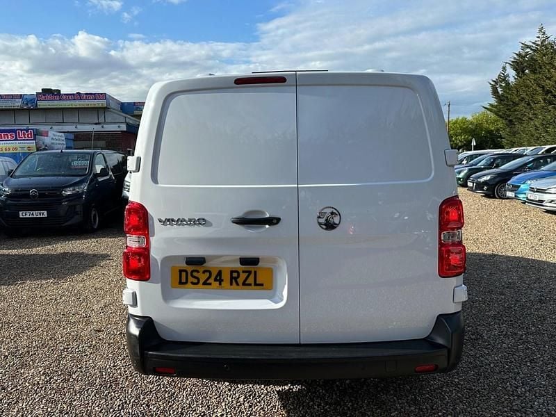 Used Vauxhall Vivaro 143 HP (105 kW) 2024 White MPV