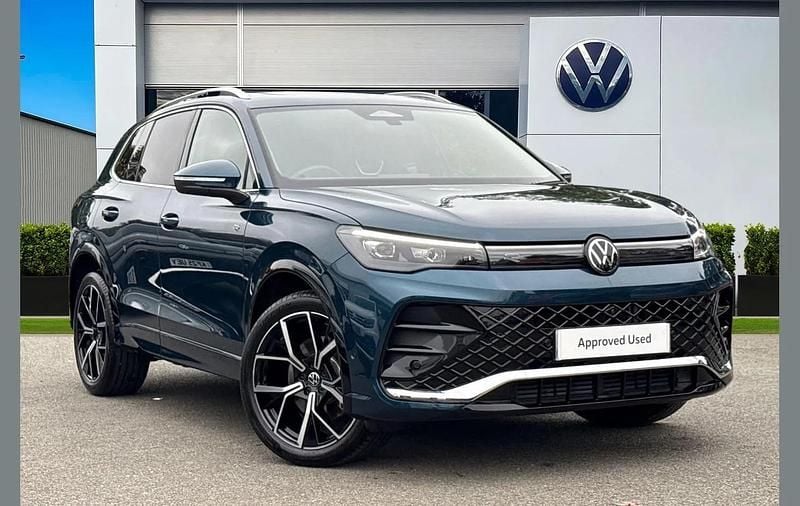 Blue Used 2025 VW Tiguan R-line SUV | £35,880 (Expensive) - Image 1/4