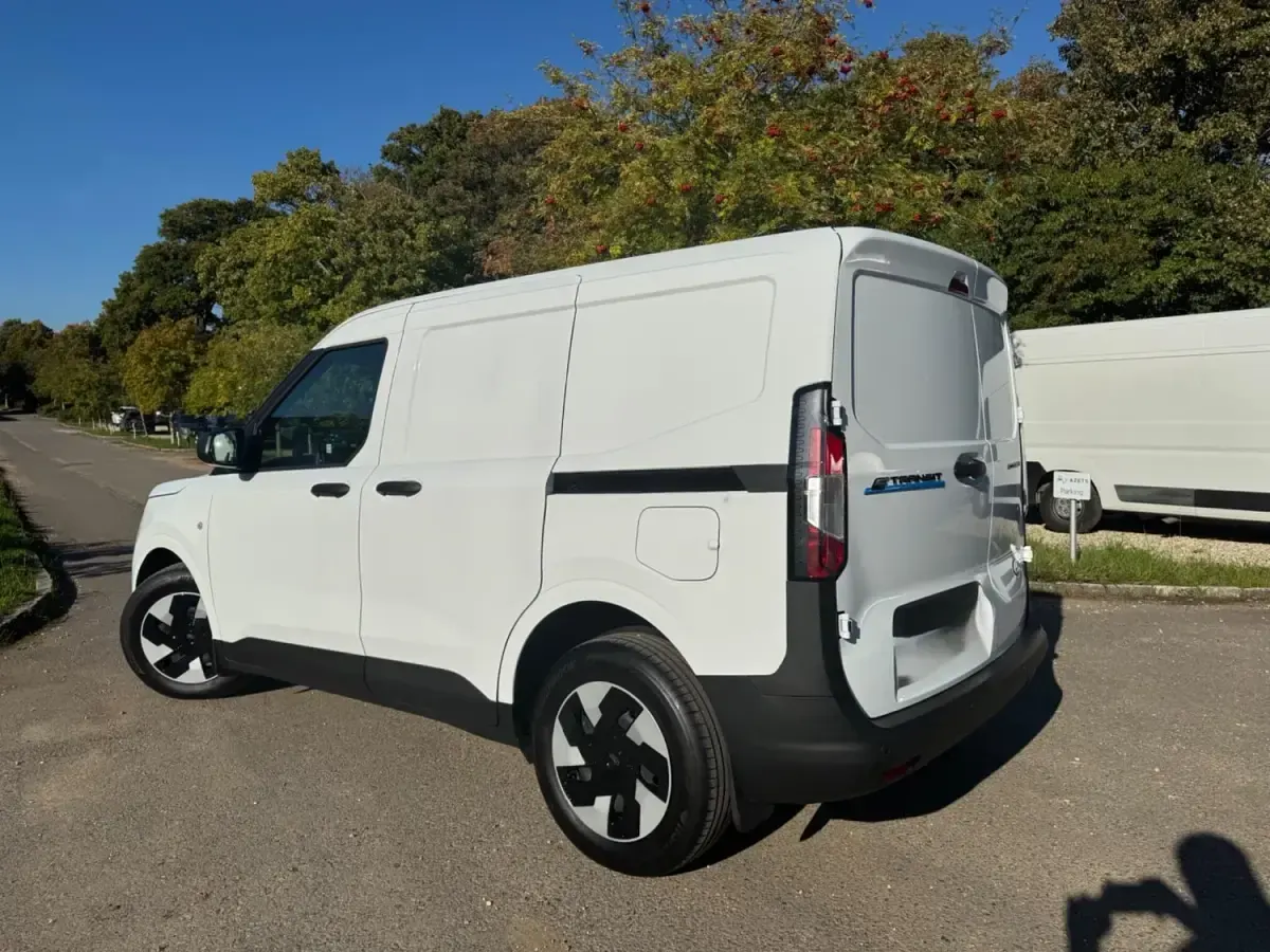 Nuevo Ford E-Transit Trend 100 kW (136 CV) 2025 Blanco Van