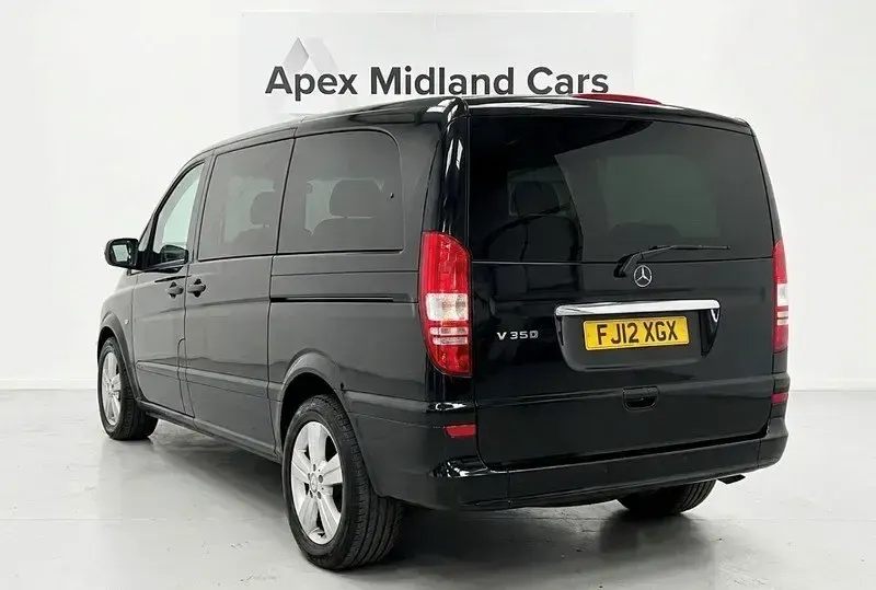 Begagnad Mercedes Viano 258 HK (189 kW) 2012 Svart Minibuss