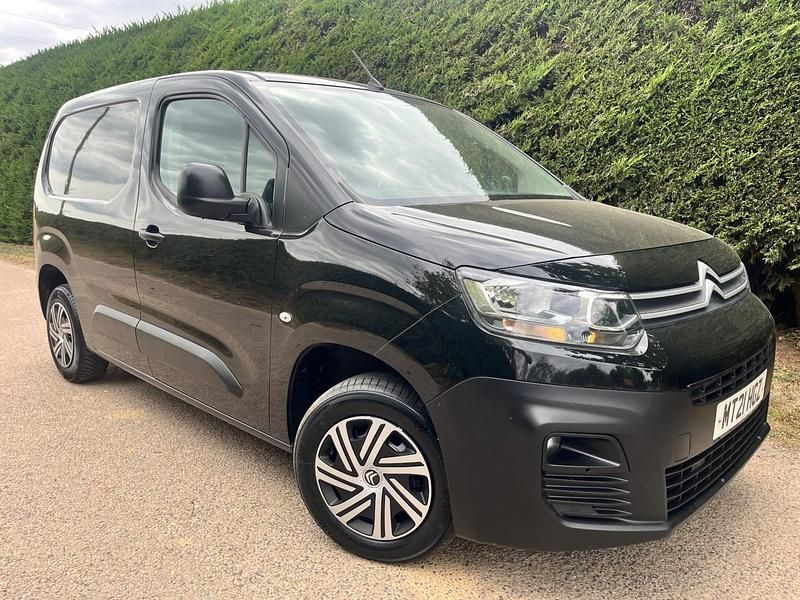 Black Used 2021 Citroën Berlingo MPV | £8,695 (Good price) - Image 1/4