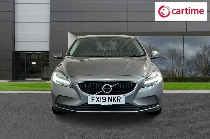 Used Volvo V40 R-Design 122 HP (89 kW) 2019 Grey Hatchback
