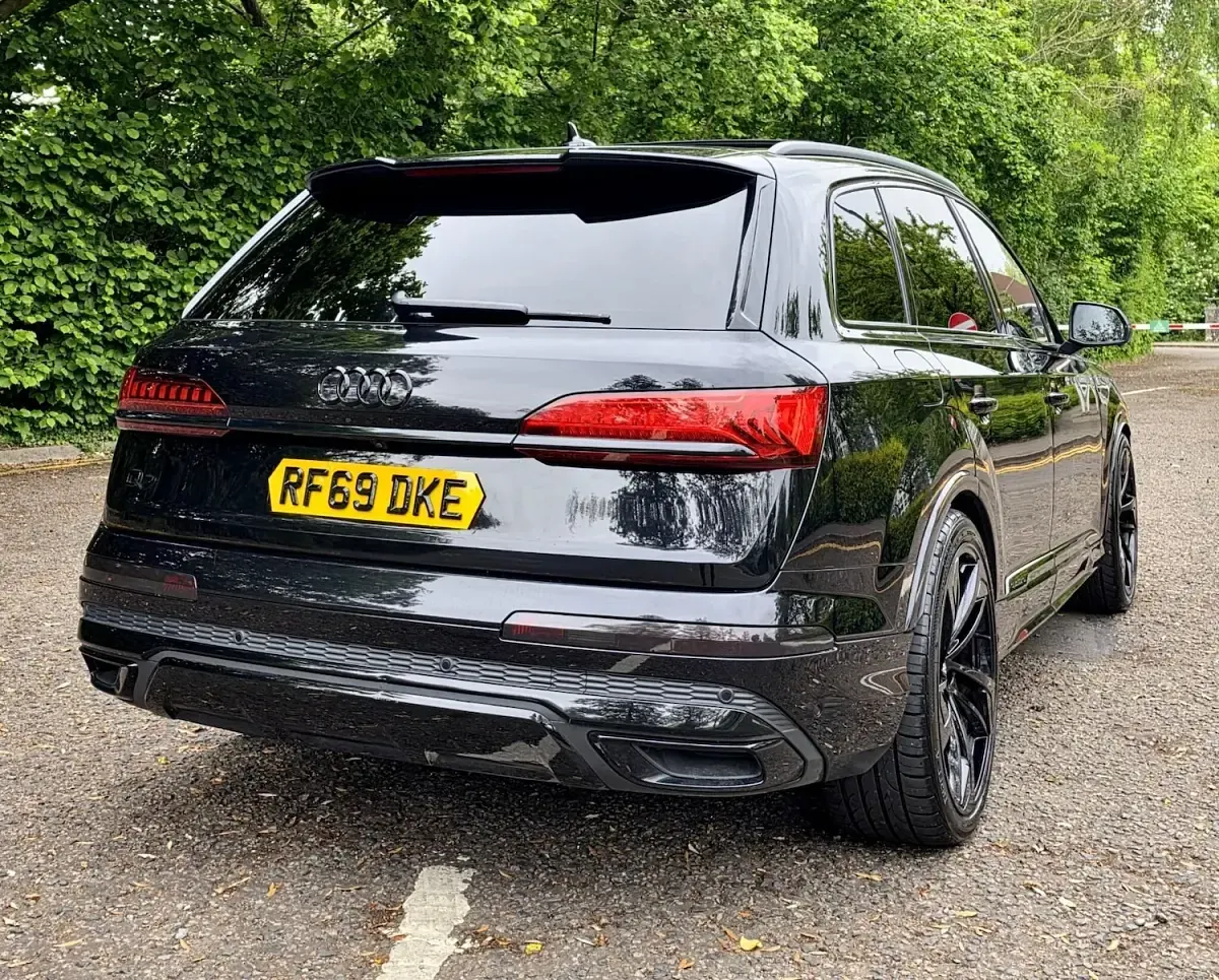 Used Audi Q7 Black Edition 286 HP (210 kW) 2020 Black SUV
