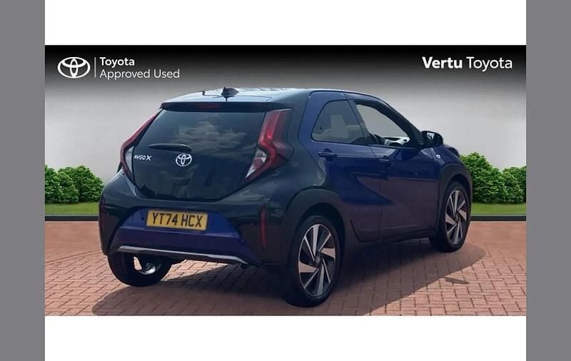 Used Toyota Aygo X 72 HP (52 kW) 2024 Blue SUV