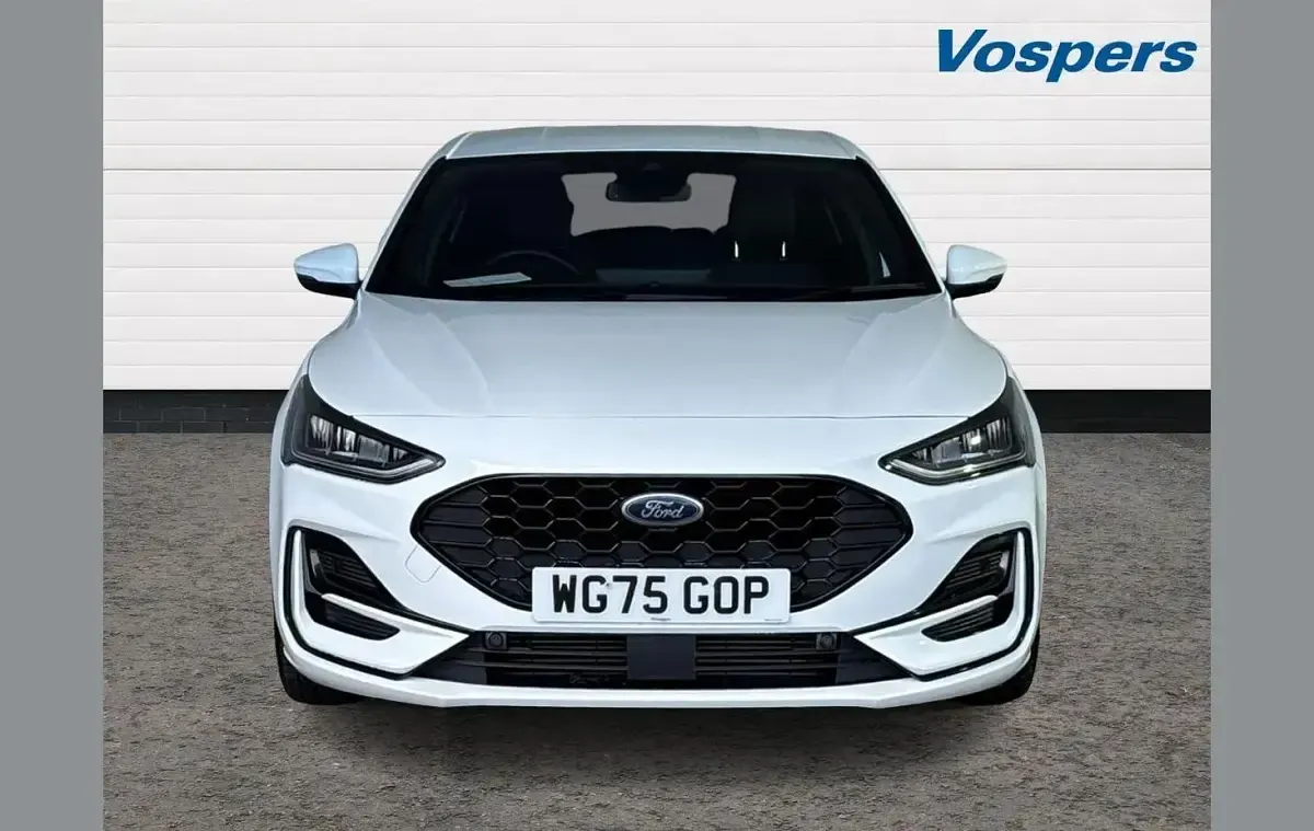 Used Ford Focus ST-Line X 123 HP (90 kW) 2025 White Hatchback