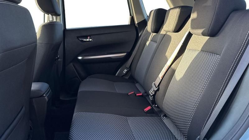 Second-hand Suzuki Vitara 2025 Albastru Hatchback