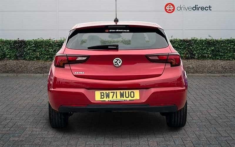 Used Vauxhall Astra Edition 145 HP (106 kW) 2021 Red Hatchback
