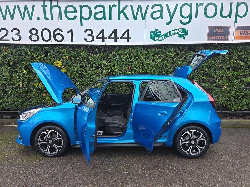 Used MG MG3 Exclusive 106 HP (77 kW) 2022 Blue Hatchback