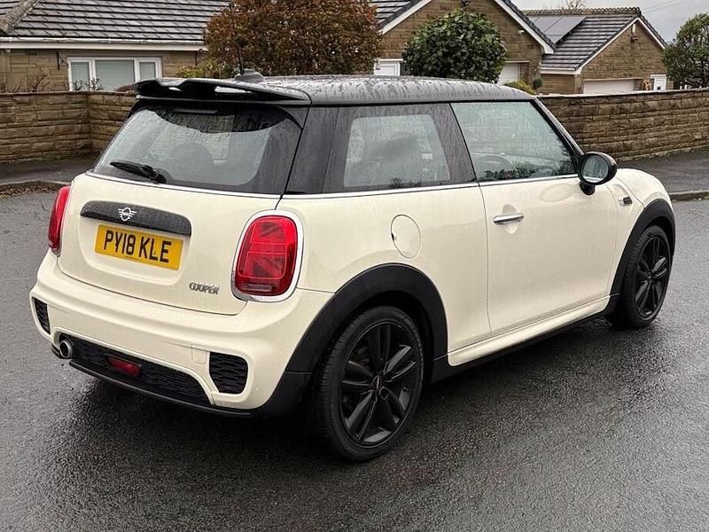 Used Mini Cooper Hatch 2018 White Hatchback