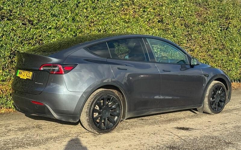 Used Tesla Model Y Long Range AWD 286 kW (389 HP) 2025 SUV
