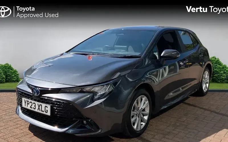 Used Toyota Corolla 140 HP (102 kW) 2026 Hatchback
