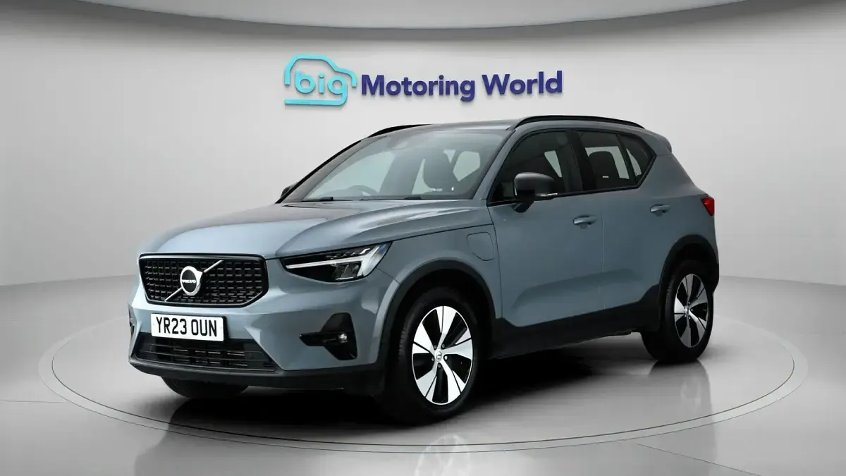 Used Volvo XC40 Plus 211 HP (155 kW) 2023 Grey SUV