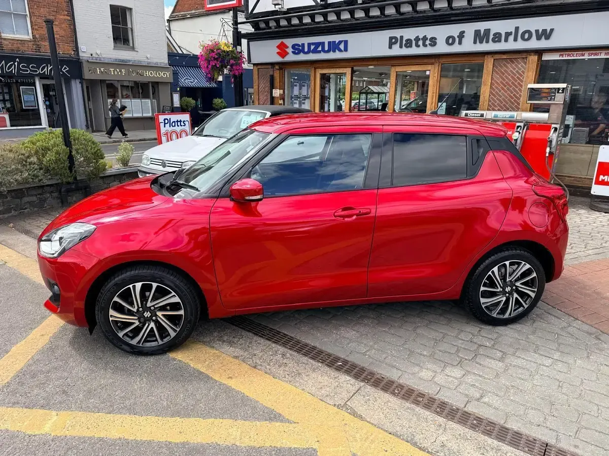 Used Suzuki Swift SZ5 83 HP (61 kW) 2022 Red Hatchback