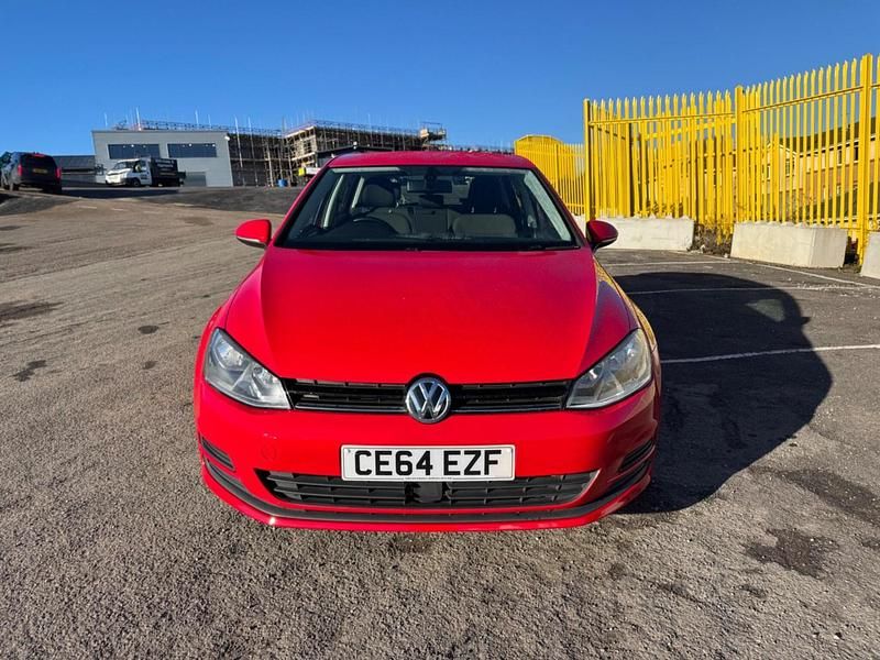 Used VW Golf VII SE 105 HP (77 kW) 2014 Red Hatchback