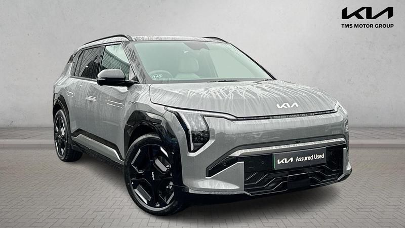 Grey New 2026 Kia EV3 GT-Line S SUV | £37,899 (Expensive) - Image 1/4