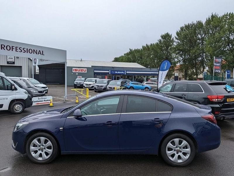 Used Vauxhall Insignia S 136 HP (100 kW) 2015 Blue Hatchback