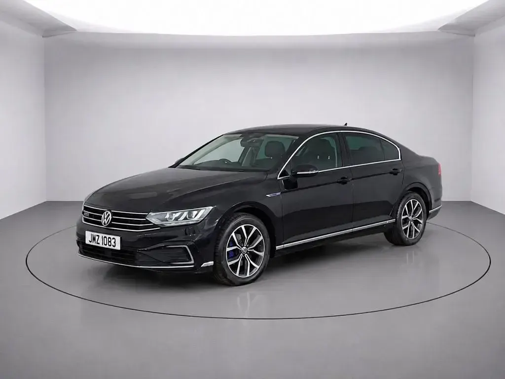 Used VW Passat GTE 218 HP (160 kW) 2022 Black Estate