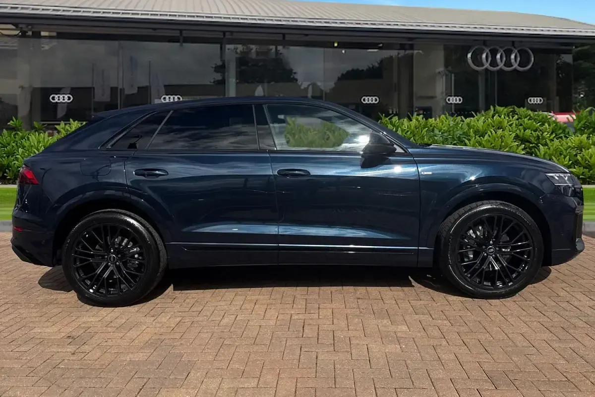 Ny Audi Q8 Black Edition 2026 Blå SUV