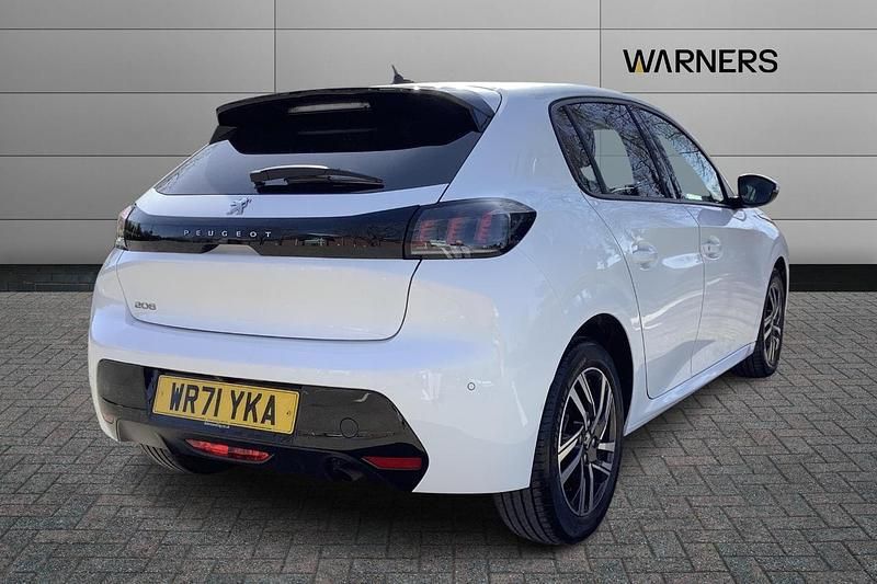 Used Peugeot 208 Allure Premium 99 HP (72 kW) 2022 White Hatchback