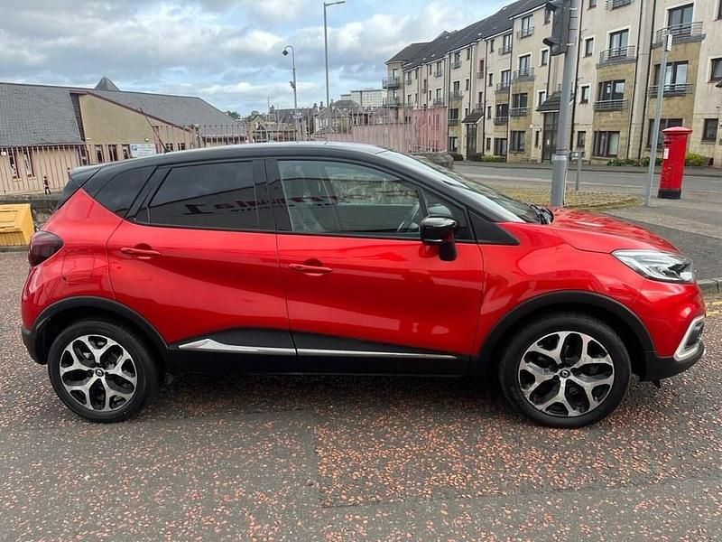 Second-hand Renault Captur Signature 90 CP (66 kW) 2018 Roșu SUV