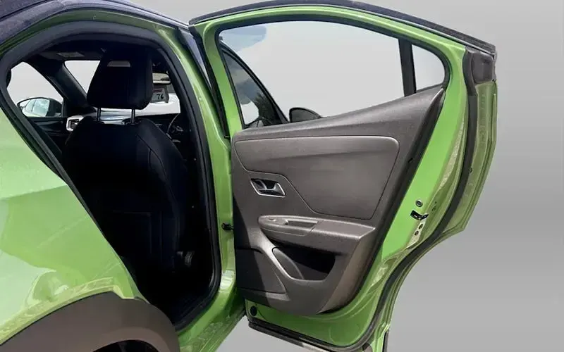 Used Vauxhall Mokka Ultimate 100 kW (136 HP) 2023 Green SUV