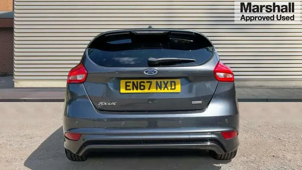 Used Ford Focus ST-Line X 140 HP (102 kW) 2018 Grey Hatchback