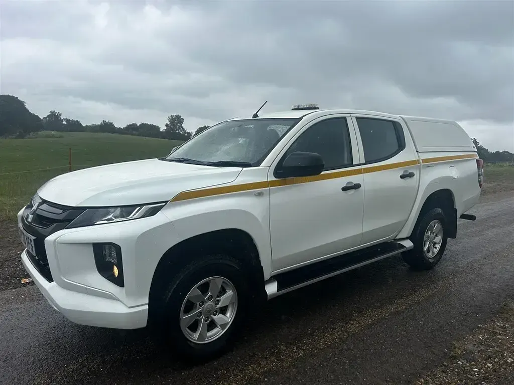 Used Mitsubishi L200 150 HP (110 kW) 2020 White Pickup