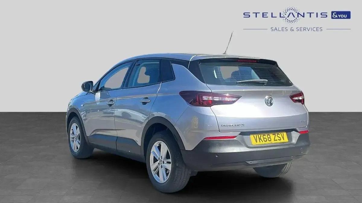 Used Vauxhall Grandland X S 128 HP (94 kW) 2018 Grey SUV