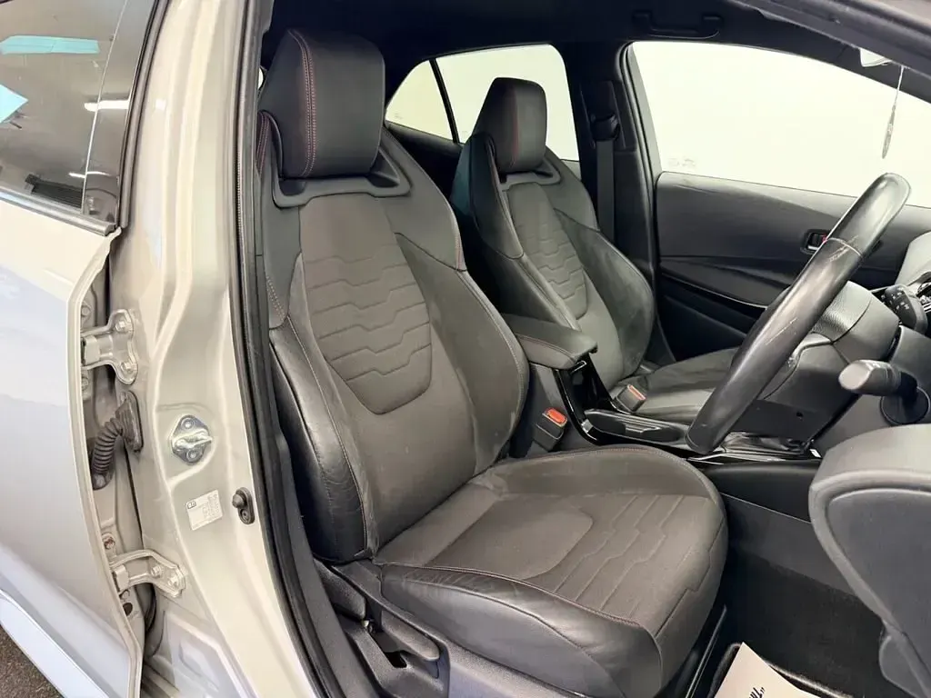 Usado Toyota Corolla 122 CV (89 kW) 2019 Plateado Utilitario