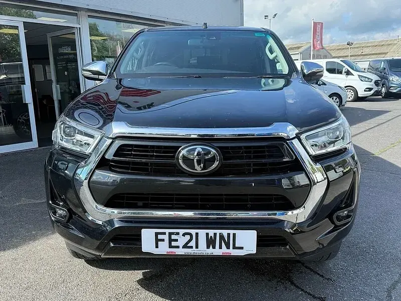 Used Toyota HiLux 148 HP (108 kW) 2021 Black Pickup