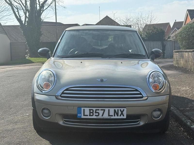 Begagnad Mini ONE Hatch 2007 Silver Halvkombi